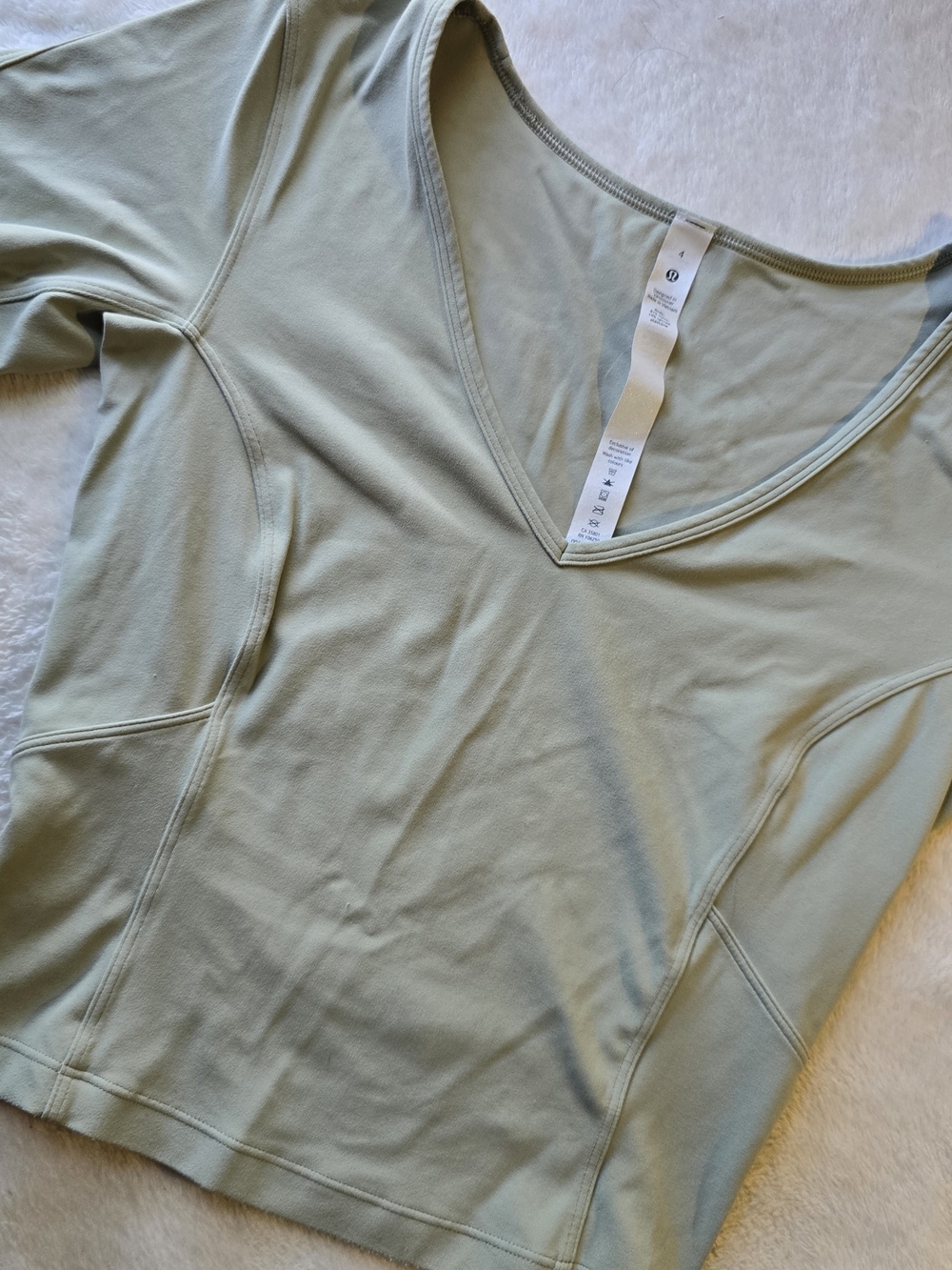 Lululemon Sage Green V Neck Seamed Short Sleeve Workout Active Shirt, Sz 4